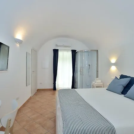 לינה וארוחת בוקר Casa Amorino מינורי